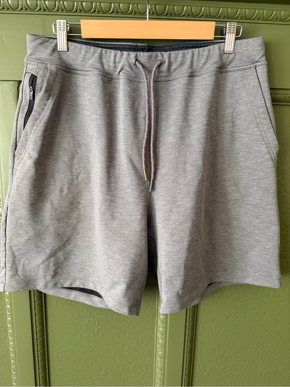 Vineyard Vines Men's Grey Athletic Drawstring Shorts
